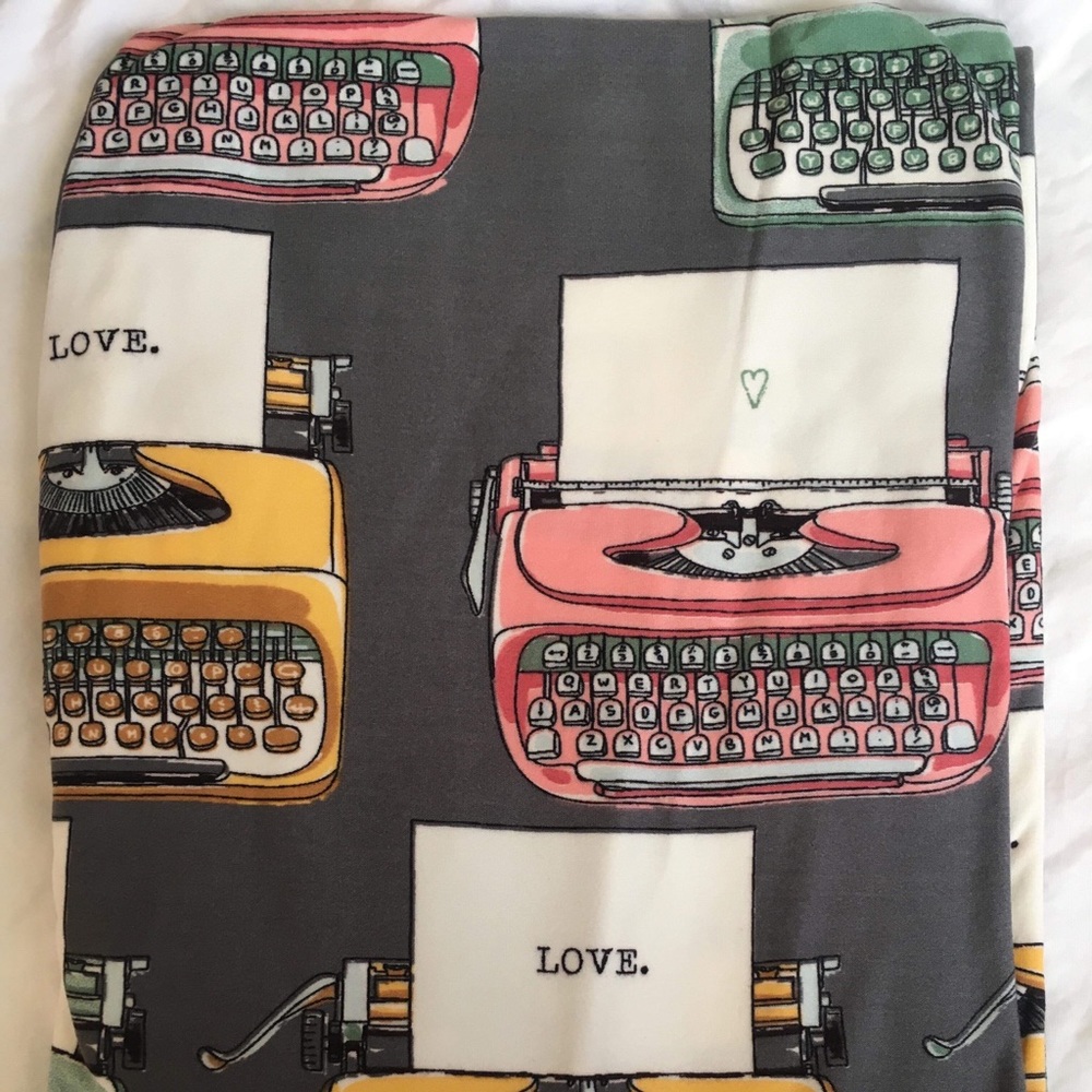 Lularoe TC Happy Hearts leggings, typewriters 🦄🦄